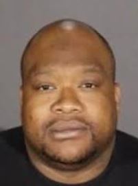 Suspect identified after attempting smash and grab, and deploying bear repellent against employees