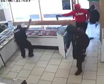 Smash and grab robbers deploy bear spray against jewelers and security guard