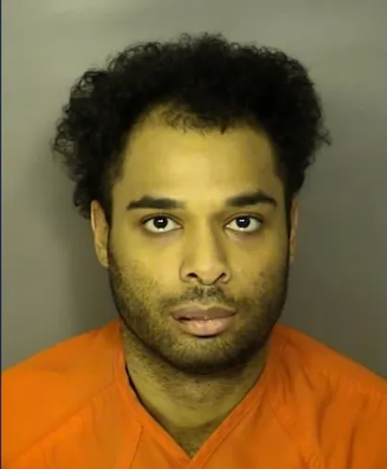 New video shows dramatic moments of attempted armed robbery inside Myrtle Beach jewelry store